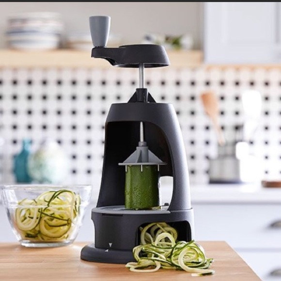 Pampered Chef Veggie Spiralizer - Picture 2 of 3